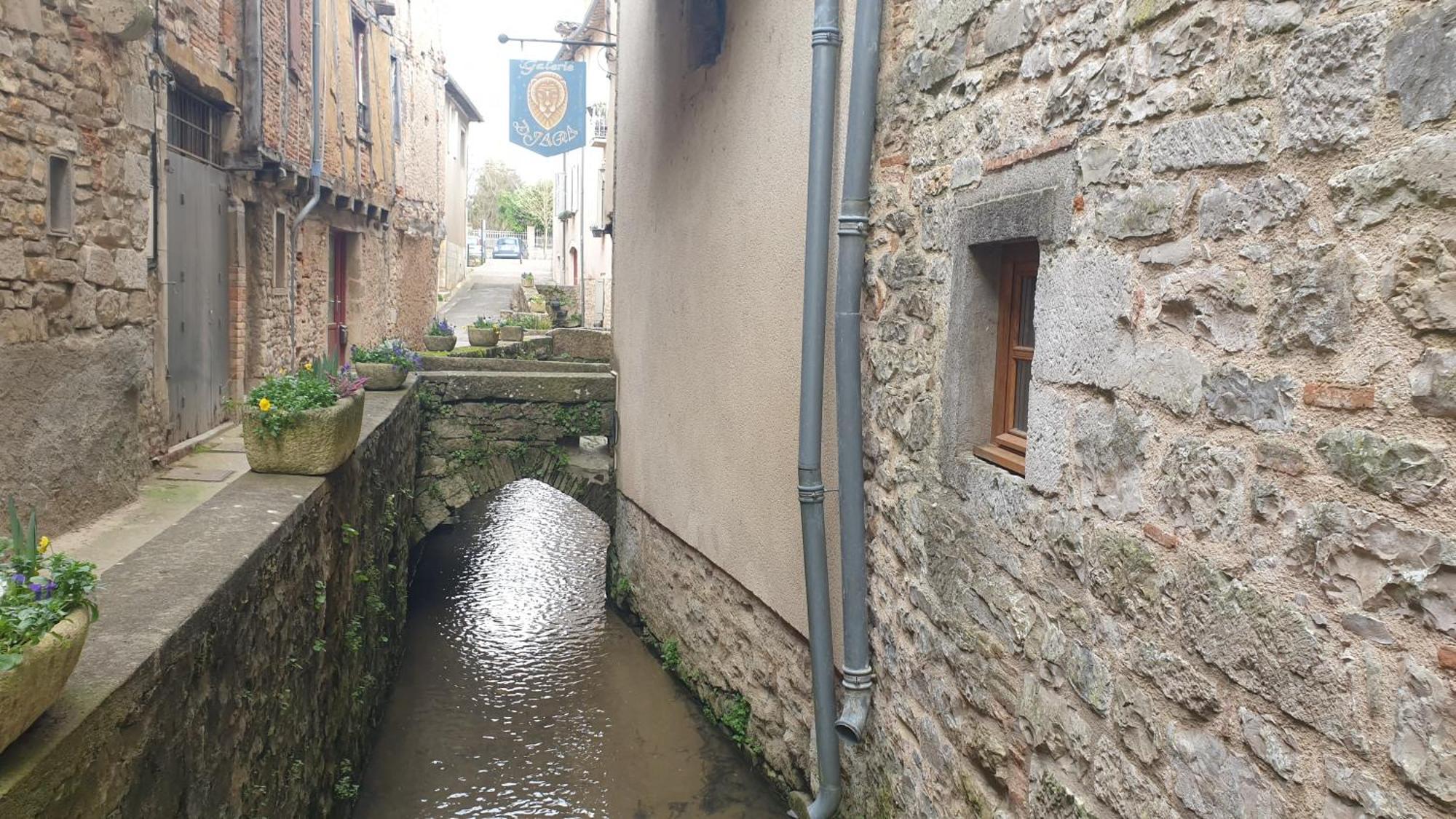 Love Room- Spa- Escale Amoureuse Puygaillard-de-Quercy Ngoại thất bức ảnh